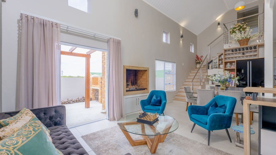 4 Bedroom Property for Sale in Oceanview Heights Western Cape